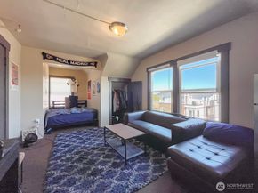 4738 17th Avenue NE, Seattle WA 98105