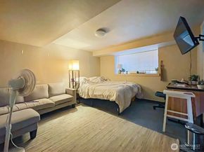 4738 17th Avenue NE, Seattle WA 98105