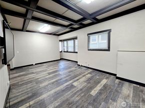 4738 17th Avenue NE, Seattle WA 98105