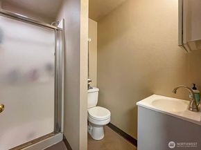 4738 17th Avenue NE, Seattle WA 98105