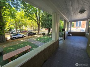 4738 17th Avenue NE, Seattle WA 98105