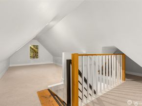 2113 Aurora Avenue N, Seattle WA 98109