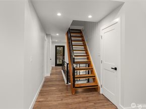 2113 Aurora Avenue N, Seattle WA 98109
