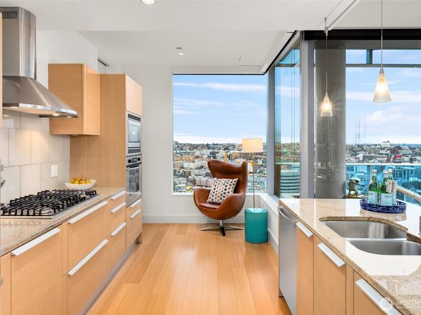 737 Olive Way 2905, Seattle WA 98101