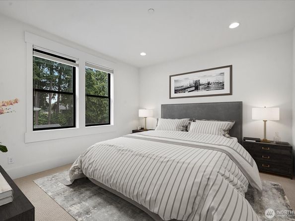 10924 SE 24th Place, Bellevue WA 98004