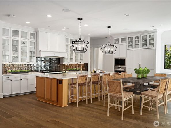10924 SE 24th Place, Bellevue WA 98004