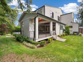 10924 SE 24th Place, Bellevue WA 98004