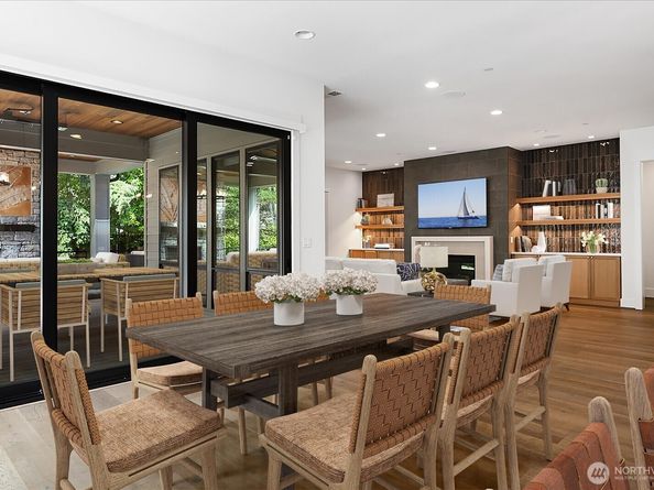 10924 SE 24th Place, Bellevue WA 98004