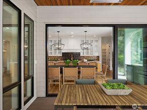 10924 SE 24th Place, Bellevue WA 98004