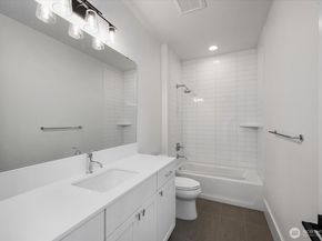 10924 SE 24th Place, Bellevue WA 98004