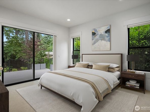 10924 SE 24th Place, Bellevue WA 98004