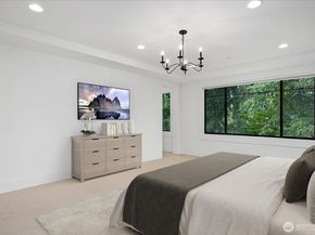 10924 SE 24th Place, Bellevue WA 98004
