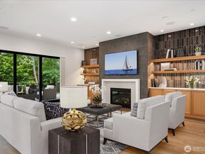 10924 SE 24th Place, Bellevue WA 98004