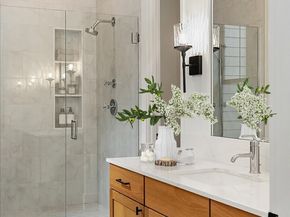 10924 SE 24th Place, Bellevue WA 98004
