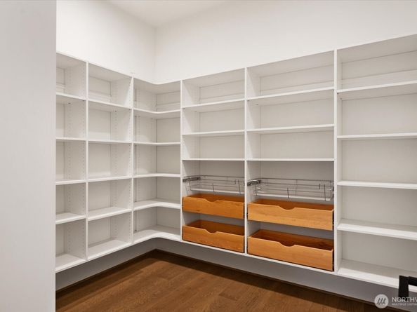 10924 SE 24th Place, Bellevue WA 98004