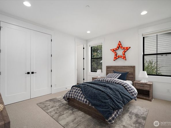 10924 SE 24th Place, Bellevue WA 98004