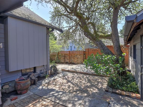 10735 Whitman Avenue N, Seattle WA 98133
