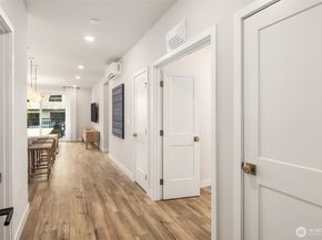 14598 Westminster Way N 106, Shoreline WA 98133