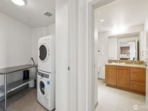 10650 NE 9th Place 1520, Bellevue WA 98004
