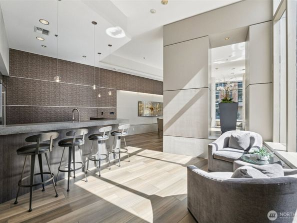 10650 NE 9th Place 1520, Bellevue WA 98004