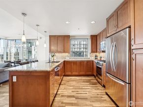 10650 NE 9th Place 1520, Bellevue WA 98004
