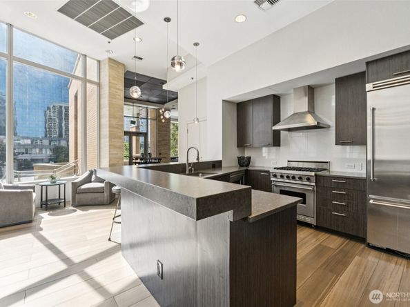 10650 NE 9th Place 1520, Bellevue WA 98004