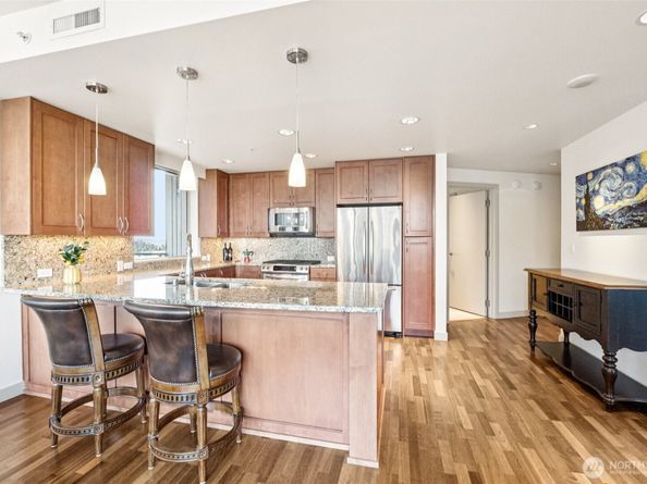 10650 NE 9th Place 1520, Bellevue WA 98004