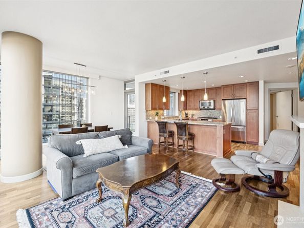 10650 NE 9th Place 1520, Bellevue WA 98004