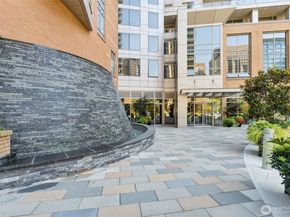 10650 NE 9th Place 1520, Bellevue WA 98004