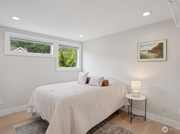 2134 Waverly Place N 303, Seattle WA 98109
