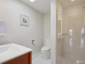 2134 Waverly Place N 303, Seattle WA 98109