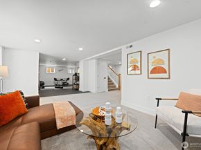 326 22nd Avenue E, Seattle WA 98112