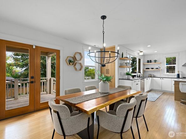 326 22nd Avenue E, Seattle WA 98112