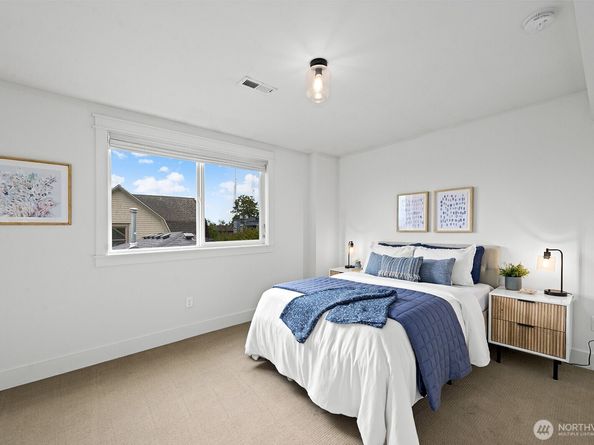 326 22nd Avenue E, Seattle WA 98112