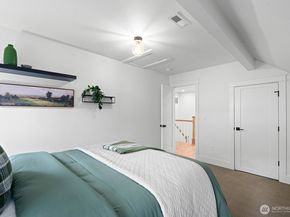 326 22nd Avenue E, Seattle WA 98112