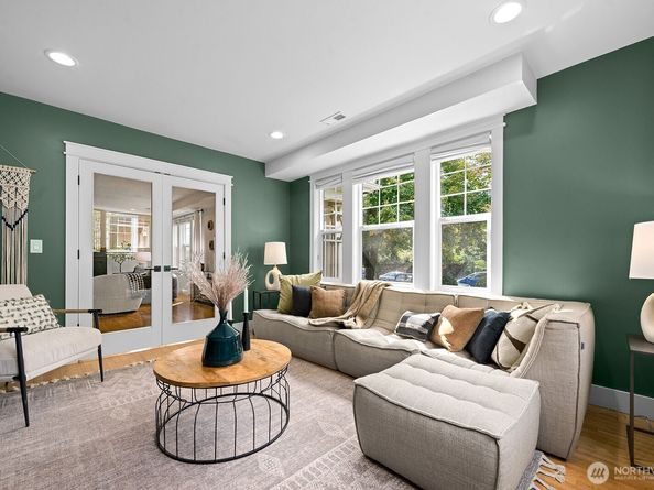 326 22nd Avenue E, Seattle WA 98112