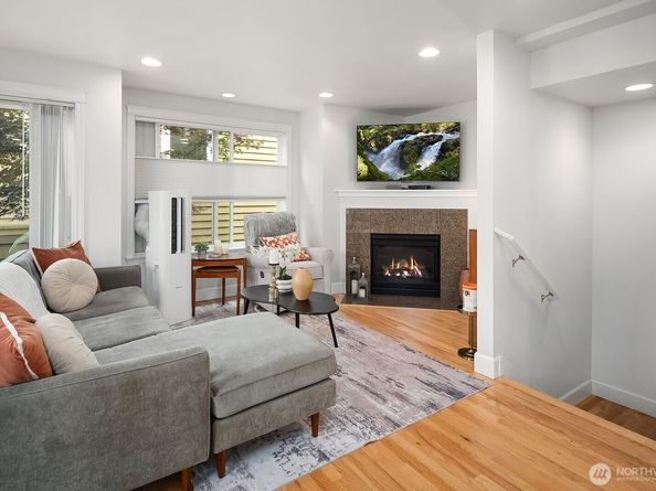 10203 1st Avenue NW B, Seattle WA 98177