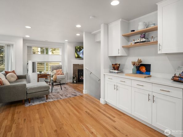 10203 1st Avenue NW B, Seattle WA 98177