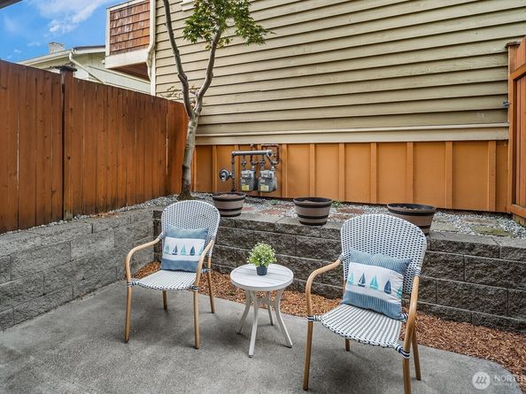 10203 1st Avenue NW B, Seattle WA 98177