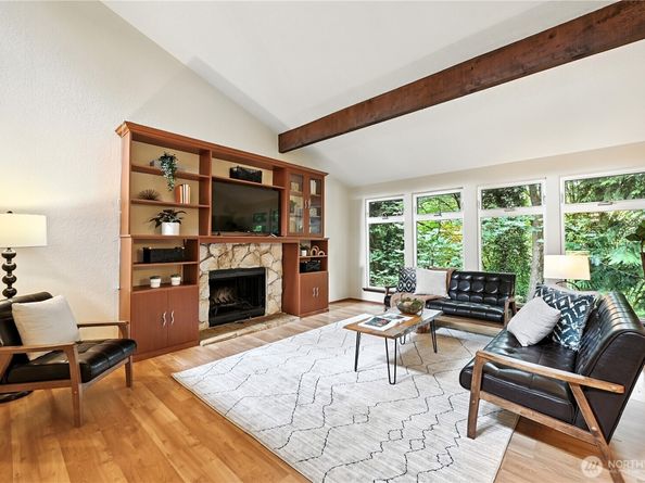 17876 29th Avenue NE, Lake Forest Park WA 98155