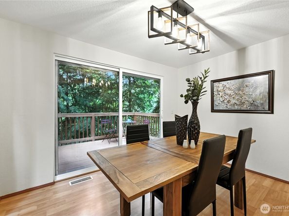 17876 29th Avenue NE, Lake Forest Park WA 98155
