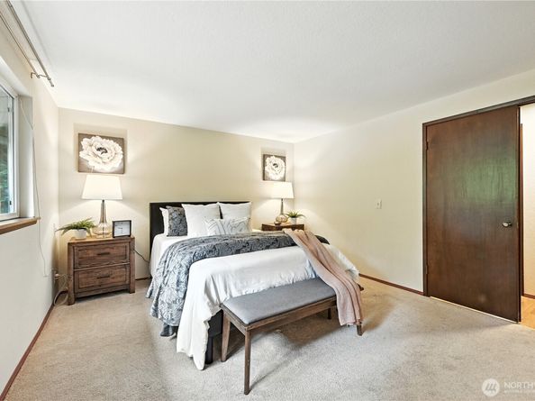 17876 29th Avenue NE, Lake Forest Park WA 98155
