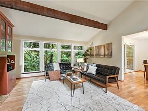 17876 29th Avenue NE, Lake Forest Park WA 98155