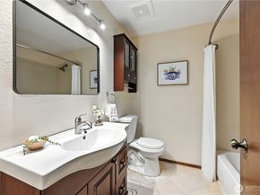 17876 29th Avenue NE, Lake Forest Park WA 98155