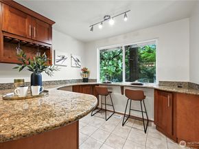 17876 29th Avenue NE, Lake Forest Park WA 98155