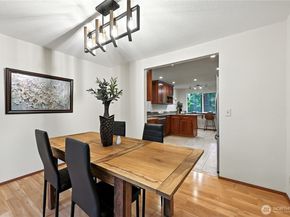 17876 29th Avenue NE, Lake Forest Park WA 98155