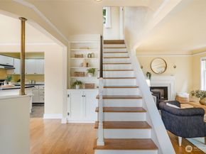 2524 12th Avenue W, Seattle WA 98119