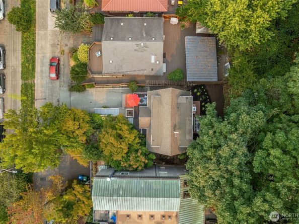 2524 12th Avenue W, Seattle WA 98119