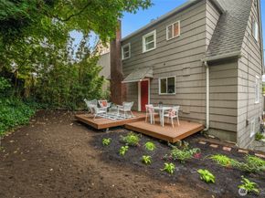 2524 12th Avenue W, Seattle WA 98119