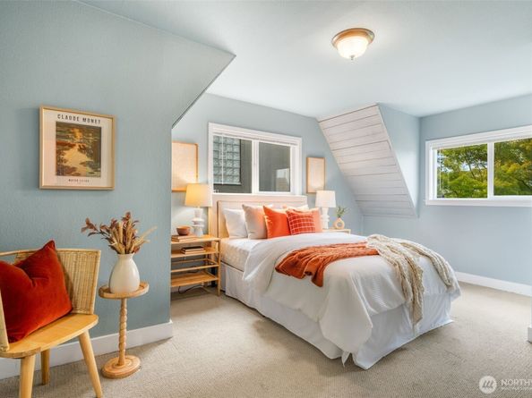 2524 12th Avenue W, Seattle WA 98119